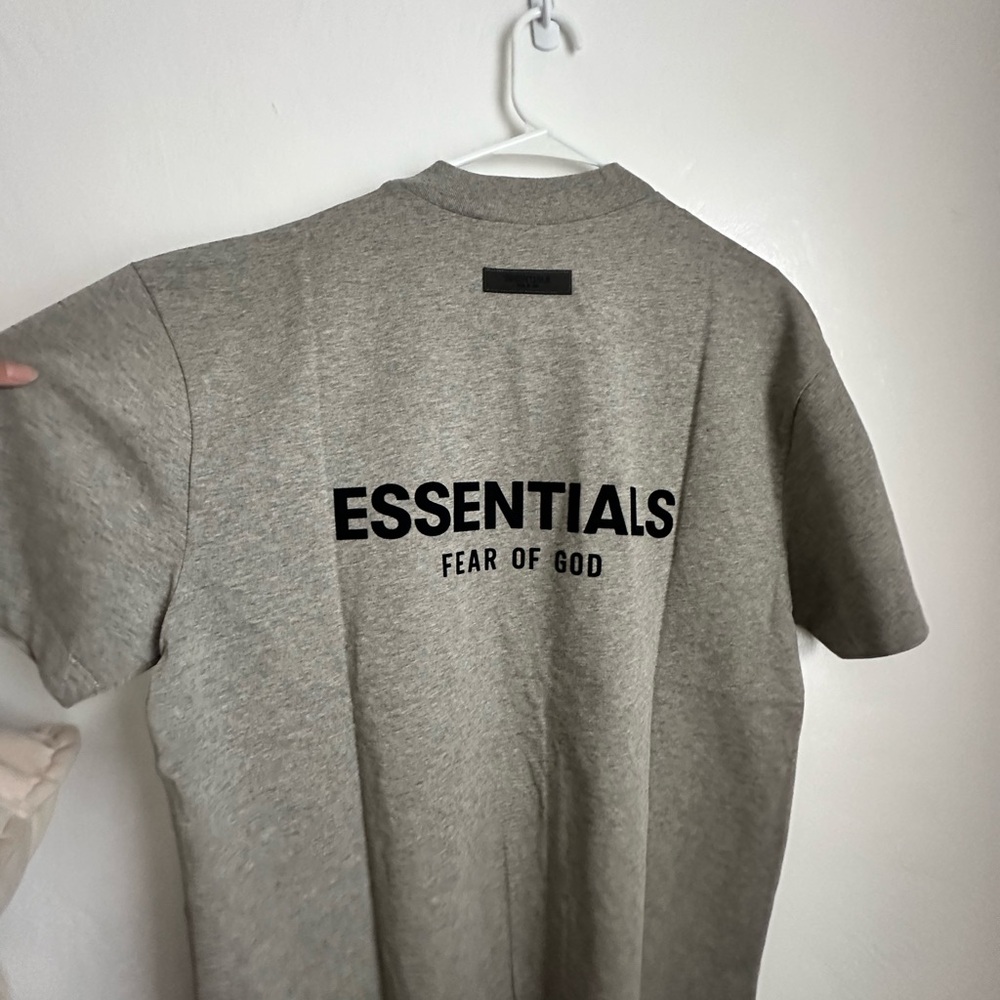 Essentials Grey Oversized - Picture 4 of 6
